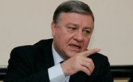 
	Sandu il contrazice pe Dragomir! "Niciodata nu vor mai veni arbitri straini in Liga I!"
