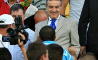 
	Gigi: "I-am spus lui Piturca... EU ii voi plati lui Dorel Stoica milionul catre Craiova! Dar acum sa-l plateasca Piti!"
