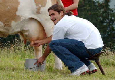 
	&bdquo;Federer? Stralucitor ca o vaca!&rdquo; Elvetianul, comparat de americani cu propriul animal de casa, vacuta Juliette. Vezi de ce!
