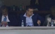 
	IMAGINEA ANULUI! Gigi, Iordanescu si Duckadam isi verifica disperati ceasurile la Unirea 1-0 Steaua!
