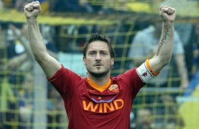 
	Totti, scos din sarite de Lobont: "Ma enerveaza! Apara tot!"
