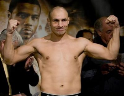 
	Romanii fac senzatie in box! Diaconu l-a invins la puncte pe Omar Sheika, Jo Jo Dan l-a nimicit pe Villafane!
