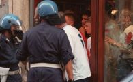 
	Fanii lui Liverpool, atacati pe strazile din Napoli cu bate si cutite! Patru politisti injunghiati! FOTO

