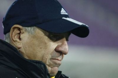 
	Dulaul Hizo contraataca: "Poli a latrat toata saptamana despre arbitraj si cine latra mai mult are castig de cauza!"
