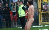 
	EL este cel mai EXCENTRIC jucator roman: se dezbraca in pielea goala cand da gol! 
