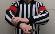 Meci intrerupt in Liga II dupa ce arbitrul a fost facut KO de un suporter!