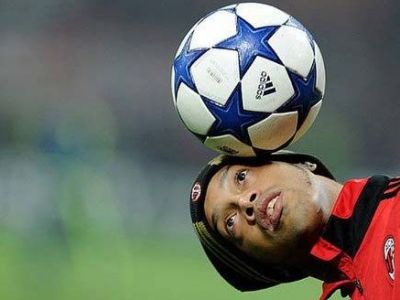 VIDEO! Primele goluri NEBUNE reusite de Ronaldinho la Flamengo... pe FIFA 11! VIDEO! Primele goluri NEBUNE reusite de Ronaldinho la Flamengo... pe FIFA 11!