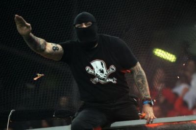 
	Povestea MAFIOTILOR care conduc galeria Stelei Rosii! Cei mai fanatici suporteri, banuiti de legaturi cu securitatea si crima organizata!
