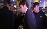
	VIDEO / Cum a fost primit Raul la Valencia de fanii Realului: "Pentru noi, tu esti eternul numar 7!"
