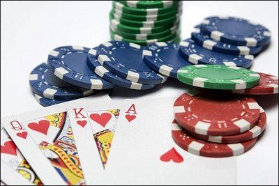 
	INCREDIBIL! O pagina de POKER conduce in topul fanilor de pe Facebook! A depasit chiar si pagina oficiala Facebook :))
