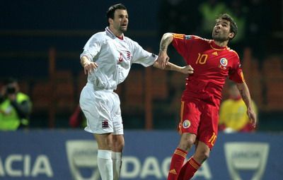   Mutu il inteapa pe Razvan, dupa dubla cu Luxemburg: "Eu n-am atins mingea cu Bosnia! Si daca stam cu fundul in poarta, pierdem" 