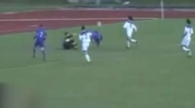
	GOL INCREDIBIL! Nimeni nu a inteles faza asta! A cazut in cap si a marcat cu lovitura scorpionului! VIDEO
