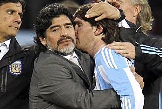 
	"Puto amo" Messi si "papusile" lui Mourinho! Ce-a strigat Maradona la golurile lui Messi din El Cl4sico :))
