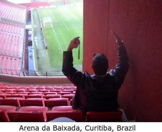 foto-incredibil-anfield-pe-lista-stadioanelor-construite-gresit-vezi-cele-mai-mari-gafe_6.jpg