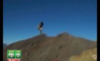 VIDEO Cea mai periculoasa saritura din ISTORIE! Cum sa sari cu motocicleta de la 4000 de metri si sa nu patesti nimic: