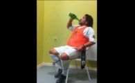 
	Le-a pus Dumnezeu mana in cap! :) Maradona a semnat un contract cu arabii! Mai are curaj sa faca tactica cu berea in mana? VIDEO
