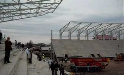 
	Povestea incredibila a promovarii Petrolului dupa 7 ani: au inceput totul fara tricouri si mingi si joaca acum pe primul stadion englezesc din Romania
