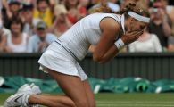 
	FABULOS! Ea e noua SENZATIE din tenis! Povestea campioanei de 21 de ani care a ingropat-o pe Sharapova in finala Wimbledon 2011!

