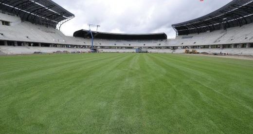 http://assets.sport.ro/assets/sport/2011/07/05/image_galleries/131275/cluj-arena-e-aproape-gata-piturca-si-sandu-chemati-sa-vada-minunea-de-cinci-stele-din-cluj_1.jpg