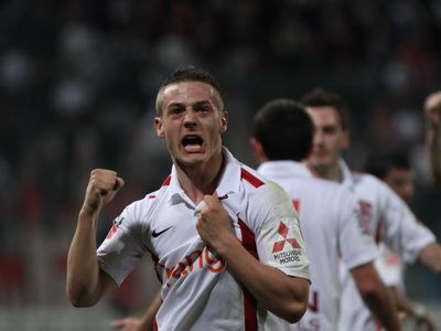 
	"Lyon vrea un SCANDALAGIU!" Francezii au aflat de maneaua lui Torje insa nu se lasa! Il vor in locul noului star din nationala Frantei! Cati bani ofera Lyon:
