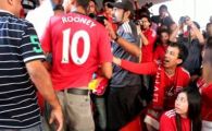 
	VIDEO SENZATIONAL! Ce patesti daca porti un tricou cu numele lui&nbsp;Rooney printre zeci de de mii de fani ai lui Liverpool:
