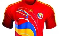 
	FOTO: Asa arata tricoul suporterului pentru Romania - Argentina! Vezi cat costa:
