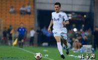 
	Bilasco i-a innebunit pe chinezi! A jucat doar un minut, dar e deja SUPERVEDETA la Tianjin. Cum i-a cucerit pe chinezi:
