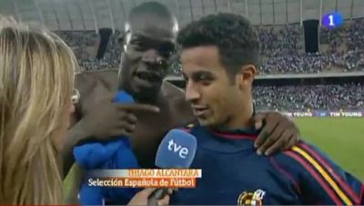 
	VIDEO! Balotelli a lovit din nou: Gestul care a facut toata SPANIA sa rada dupa ce a batut campioana totala din fotbal
