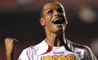 
	VIDEO! Rivaldo a reusit cel mai ciudat gol din cariera! Nici el nu a inteles cum a intrat mingea in poarta
