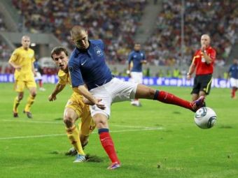 
	Francezii isi bat joc de terenul de milioane al Romaniei: &quot;Ce-i cu gazonul asta de c***t?&quot; Prima intrebare pe care o primeste Nicolita la St. Etienne:
