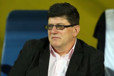 Pustai de disperat! Ataca Steaua cu DOCTORUL echipei! :))