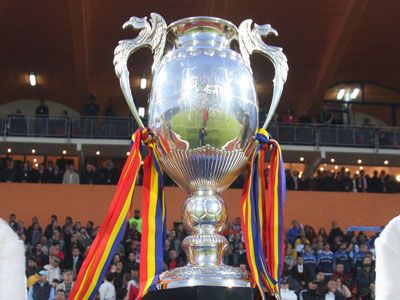 
	Tragerea la sorti pentru 16-imile Cupei Romaniei: Juventus - Rapid; Steaua - Sanatatea Cluj; Dinamo - Luceafarul!
