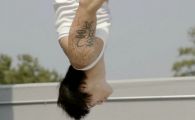 
	SUPER VIDEO! El e omul care traieste SUSPENDAT in AER! Astea sunt cele mai tari imagini ale zilei

