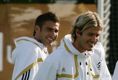   Mutu poate juca in sfarsit o finala europeana! Ce antrenor platit de arabi vrea sa ii reinventeze pe Beckham si pe Mutu:  