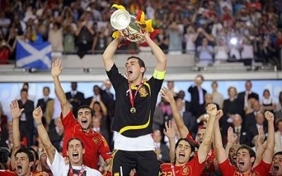 
	Singurul LOC unde Romania s-a aliniat cu fotbalul mondial! Cine sunt cei doi urmasi ROMANI ai lui Casillas

