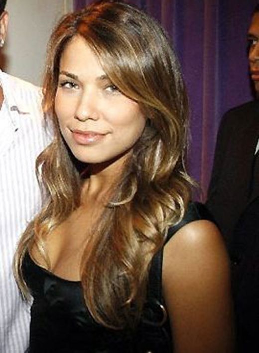 http://assets.sport.ro/assets/sport/2011/10/02/image_galleries/139632/foto-hot-cele-10-femei-din-viata-lui-ronaldo-vezi-la-cati-ani-si-a-pierdut-virginitatea_7.jpg