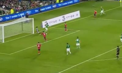 
	VIDEO: Tantalaul si gogomanul revin in forta! Atacantul lufteaza din 2m, fundasul o da in propria poarta din pozitia din care Torres a dat pe langa :) Vezi faza
