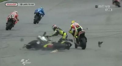
	VIDEO Inca o DRAMA! Motociclistul Marco Simoncelli a MURIT! Marele Premiu al Malaysiei de MotoGP a fost ANULAT!
