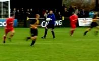 
	VIDEO INCREDIBIL! Pentru un minut, toti fanii din Anglia nu s-au mai uitat la United 1-6 City! Golul din poarta in poarta care i-a uimit pe britanici
