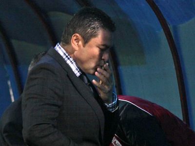 Disperare, impotenta si multe acatiste! "Ultima sansa", episodul 1 si cine devine eroul personal al lui Iliesta: Disperare, impotenta si multe acatiste! "Ultima sansa", episodul 1 si cine devine eroul personal al lui Iliesta: