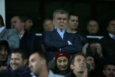 
	Becali nu e singurul care-l vrea pe Dinu Gheorghe! Cu cine se LUPTA Gigi pentru Vama si ce RASPUNS a primit de la fostul rapidist:

