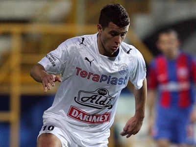 SOLUTIE pentru atacul Stelei? Moraes: "Mi-e dor de Romania!" Ce spune brazilianul despre cearta cu Zicu:
SOLUTIE pentru atacul Stelei? Moraes: "Mi-e dor de Romania!" Ce spune brazilianul despre cearta cu Zicu: