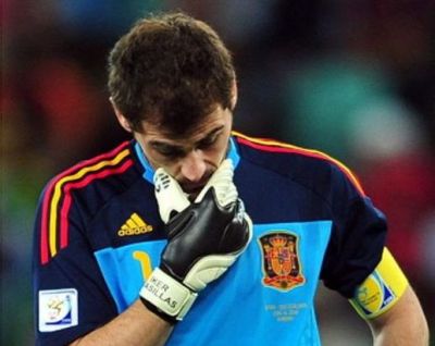 
	VIDEO: Cea mai mare gafa din cariera lui Casillas! Puyol a ramas masca: "Mai bine trimiteam mingea in aut, daca stiam ca te incurca in asa hal!"
