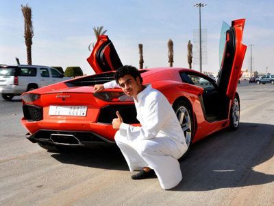 FOTO FABULOS!!! Un student arab are SUPER masini de 12 mil. dolari in garaj! Nici la Top Gear nu vezi asa ceva!
FOTO FABULOS!!! Un student arab are SUPER masini de 12 mil. dolari in garaj! Nici la Top Gear nu vezi asa ceva!