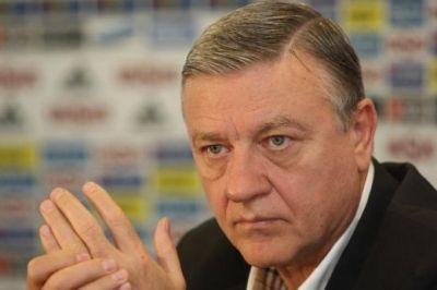 
	Mircea Sandu a fost AVERTIZAT: "Potoleste-te, ca se va lasa cu catuse!" 
