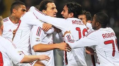 VIDEO INCIDENTE pe San Siro! Meciul Milan - Genoa, intrerupt dupa interventia politiei cu gaze LACRIMOGENE! Tot stadionul, in lacrimi! VIDEO INCIDENTE pe San Siro! Meciul Milan - Genoa, intrerupt dupa interventia politiei cu gaze LACRIMOGENE! Tot stadionul, in lacrimi!