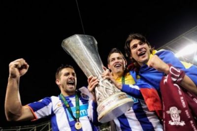 
	Man. United si City, Ajax, Valencia si Porto se bat pentru FINALA de la Bucuresti: Vezi ce super echipe merg in Europa League
