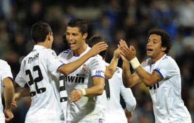 100 de ani de istorie razboinica se strang in 90 de minute! Care este jucatorul no.1 din El Clasico? Nu e nici Messi, nici Ronaldo :) 100 de ani de istorie razboinica se strang in 90 de minute! Care este jucatorul no.1 din El Clasico? Nu e nici Messi, nici Ronaldo :)