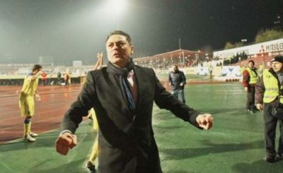 Ilie Stan: "Traiesc un vis, dar e doar 50% din ce imi doresc" Ce mesaj le-a transmis jucatorilor dupa meci:
Ilie Stan: "Traiesc un vis, dar e doar 50% din ce imi doresc" Ce mesaj le-a transmis jucatorilor dupa meci: