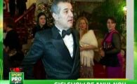 
	Becali s-a luat de bodyguardul lui de Revelion: "Ba, tu ce faci, dormi imbracat!?" Cine l-a scos din sarite VIDEO SENZATIONAL
